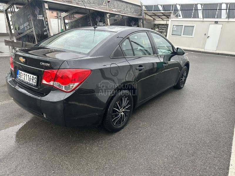 Chevrolet Cruze 1.6 DeLux