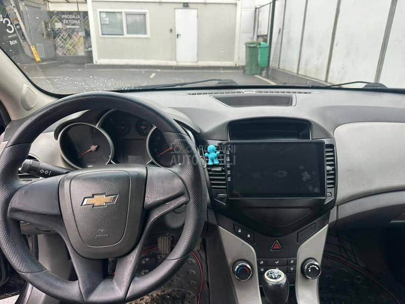 Chevrolet Cruze 1.6 DeLux