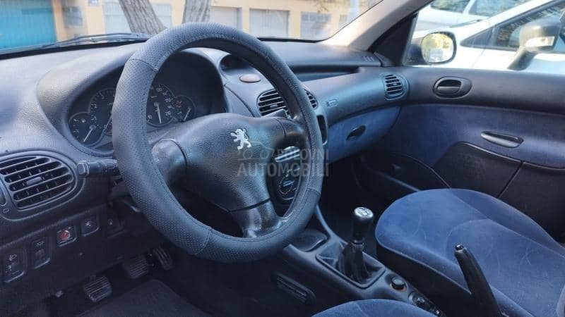 Peugeot 206  Peugeot 206