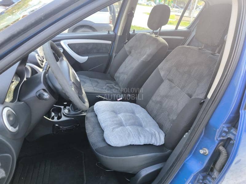Dacia Sandero 1.2 16v b e.n z Dacia Sandero 1.2 16v b e.n z