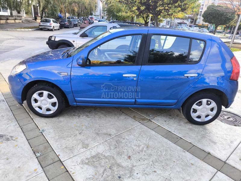 Dacia Sandero 1.2 16v b e.n z Dacia Sandero 1.2 16v b e.n z