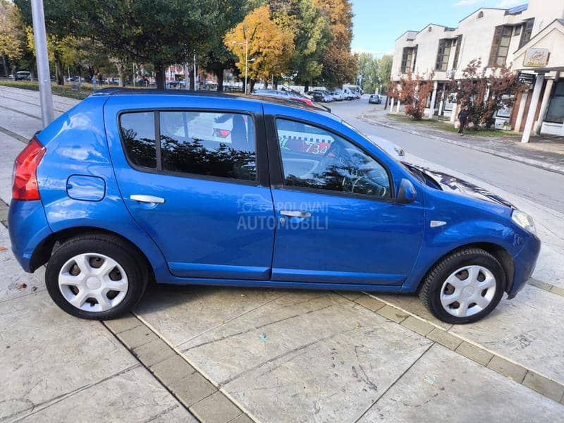 Dacia Sandero 1.2 16v b e.n z Dacia Sandero 1.2 16v b e.n z