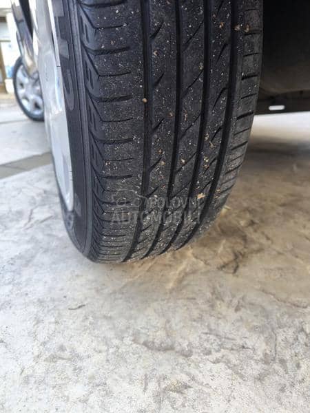 Dacia Sandero 1.2 16v b e.n z Dacia Sandero 1.2 16v b e.n z