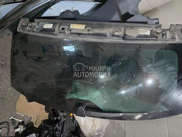 Zadnje staklo za Volkswagen Touareg od 2005. do 2008. god.