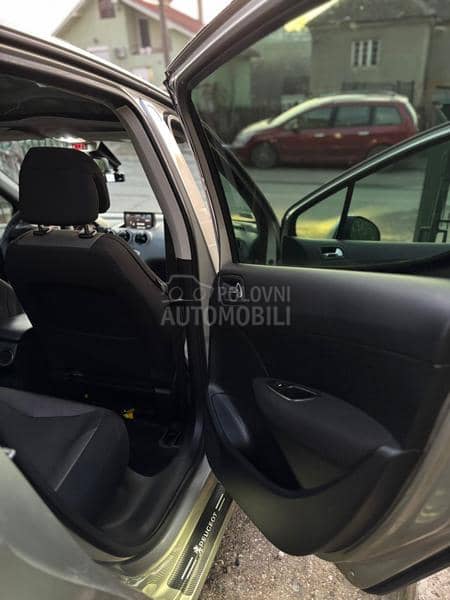 Peugeot 308 1.6HDI NAV-PANO