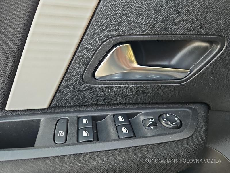 Citroen C4 1.2  LIVE PACK