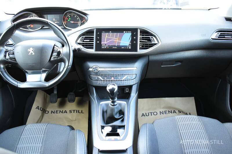 Peugeot 308 Allure 1.2 MT