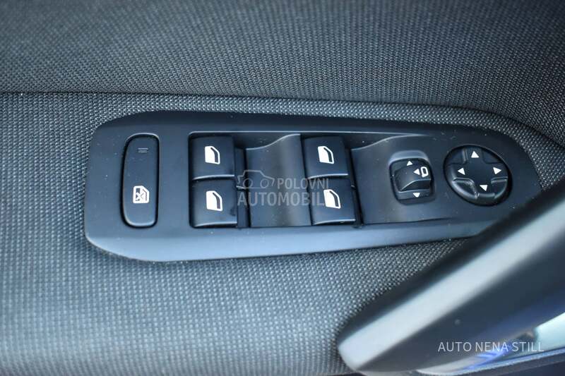 Peugeot 308 Allure 1.2 MT