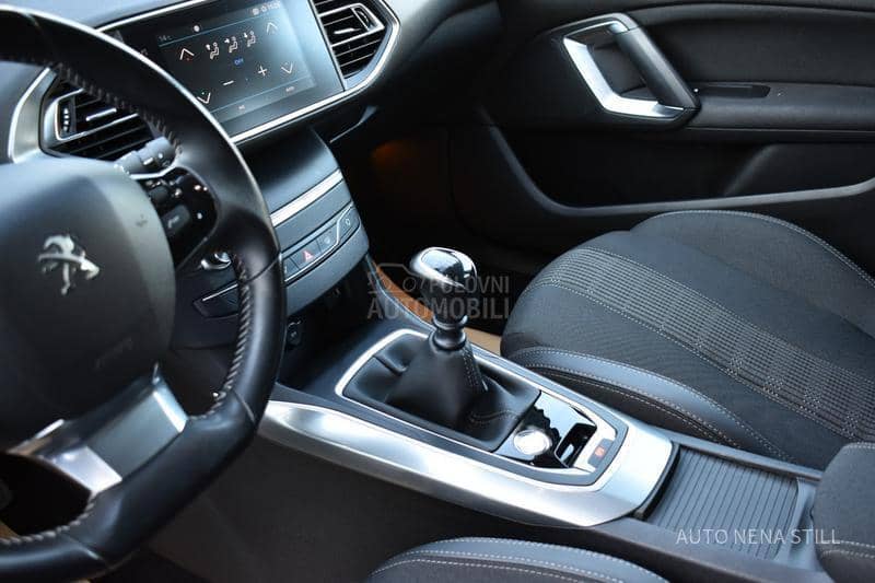 Peugeot 308 Allure 1.2 MT