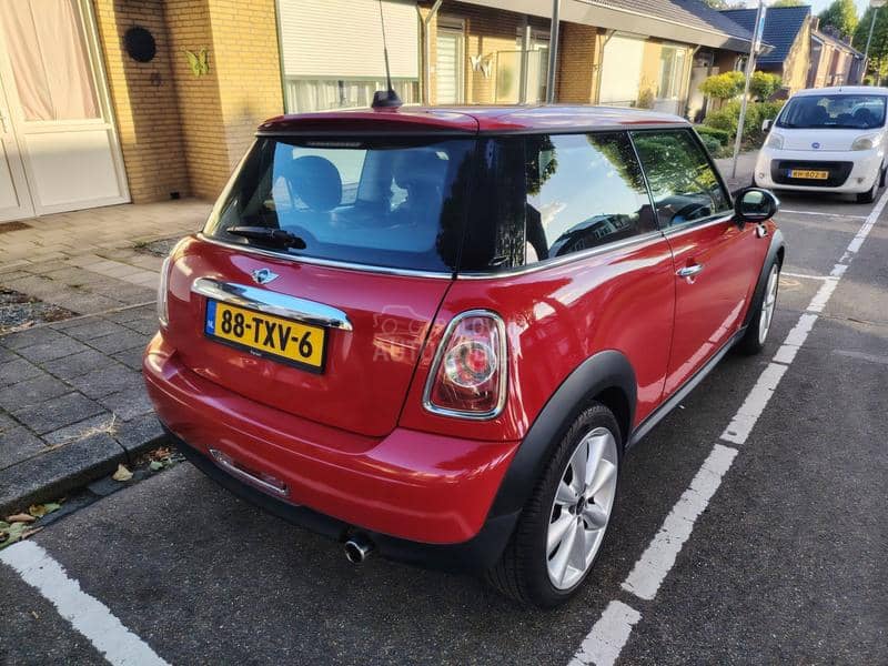 MINI One xen,leder,pano,nav