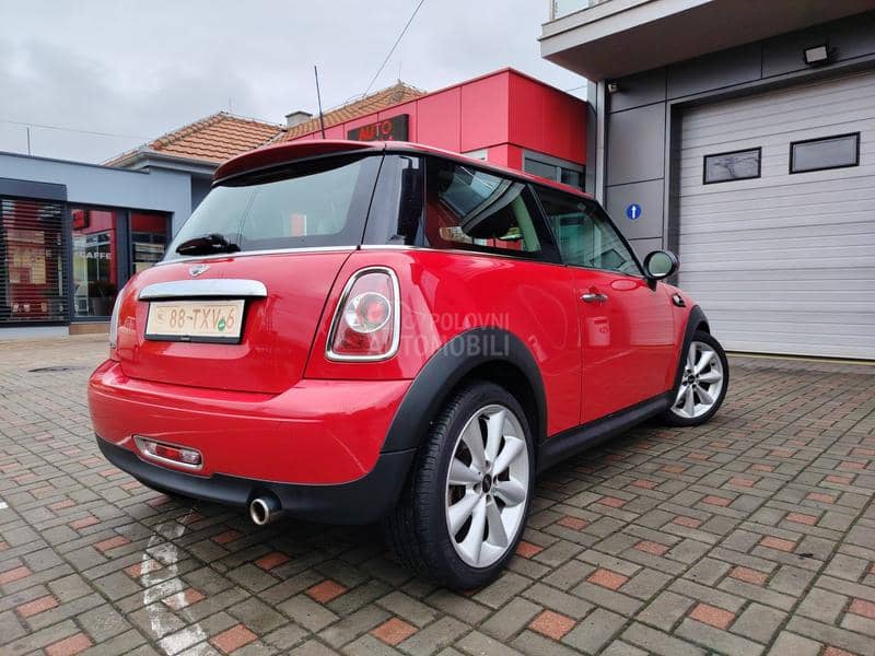 MINI One xen,leder,pano,nav