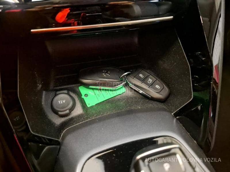 Peugeot 2008 1.5HDI ALLURE A/T