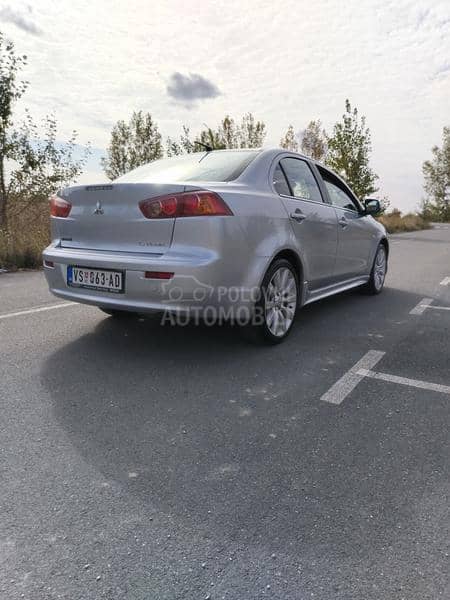 Mitsubishi Lancer 