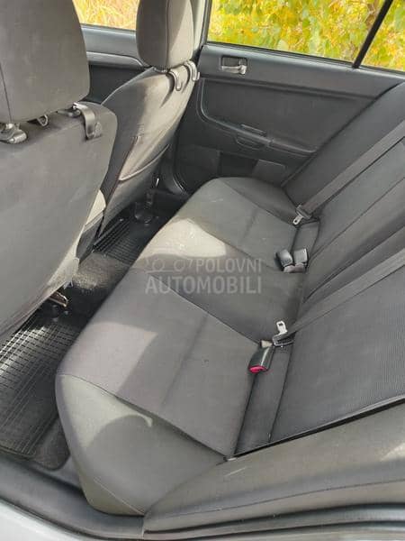 Mitsubishi Lancer 