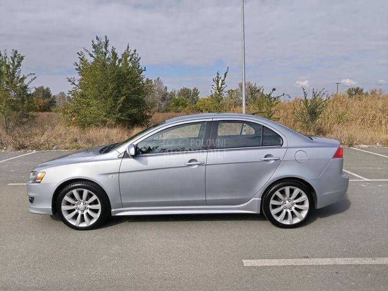 Mitsubishi Lancer 