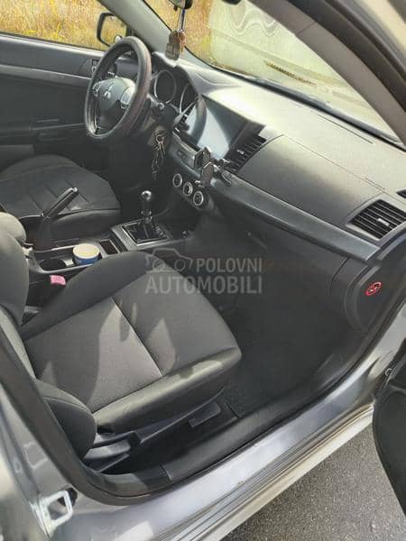 Mitsubishi Lancer 