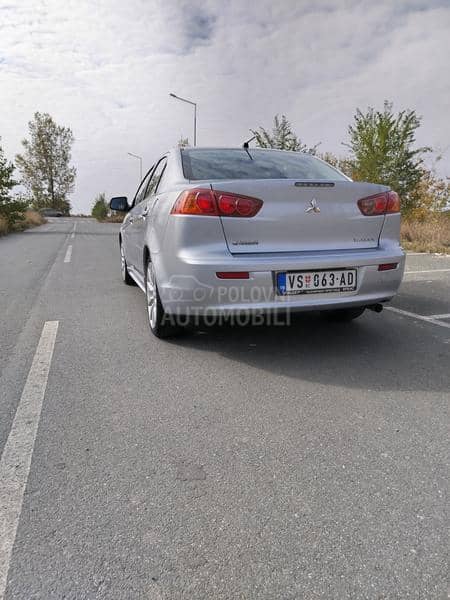 Mitsubishi Lancer 