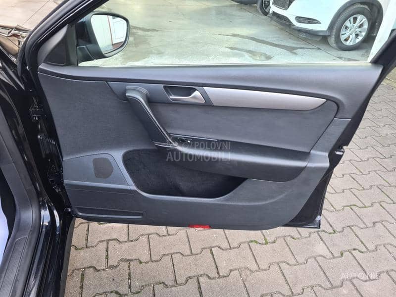 Volkswagen Passat B7 1.6 TDI BLUEMOTION