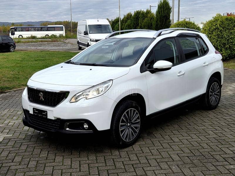 Peugeot 2008 /1.2i Style iz CH/ Peugeot 2008 /1.2i Style iz CH/