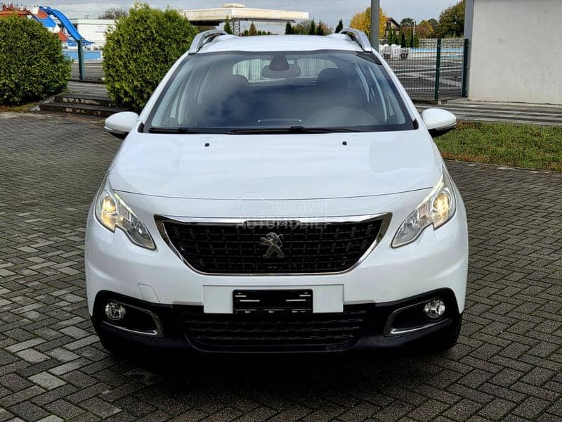 Peugeot 2008 /1.2i Style iz CH/ Peugeot 2008 /1.2i Style iz CH/