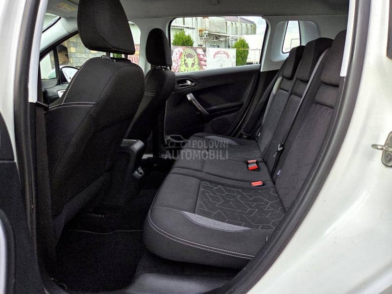Peugeot 2008 /1.2i Style iz CH/ Peugeot 2008 /1.2i Style iz CH/