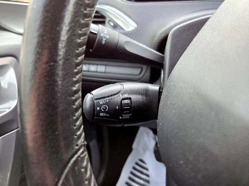 Peugeot 2008 /1.2i Style iz CH/ Peugeot 2008 /1.2i Style iz CH/