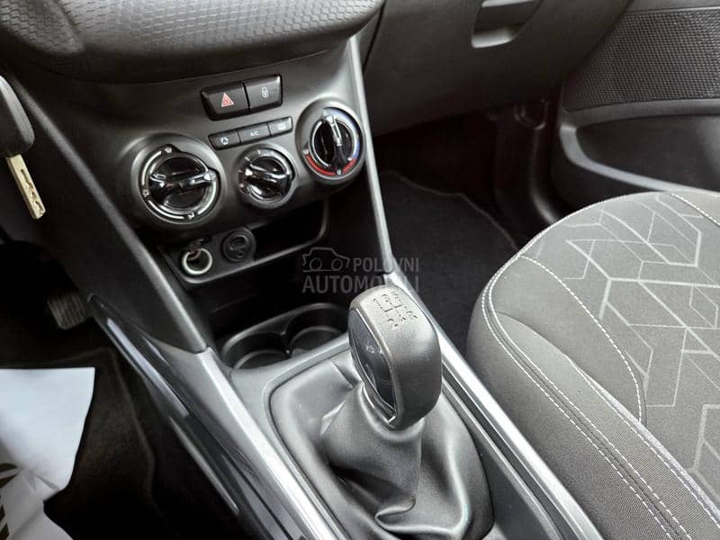 Peugeot 2008 /1.2i Style iz CH/ Peugeot 2008 /1.2i Style iz CH/