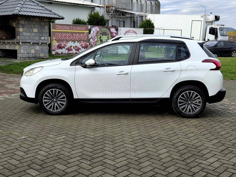 Peugeot 2008 /1.2i Style iz CH/ Peugeot 2008 /1.2i Style iz CH/