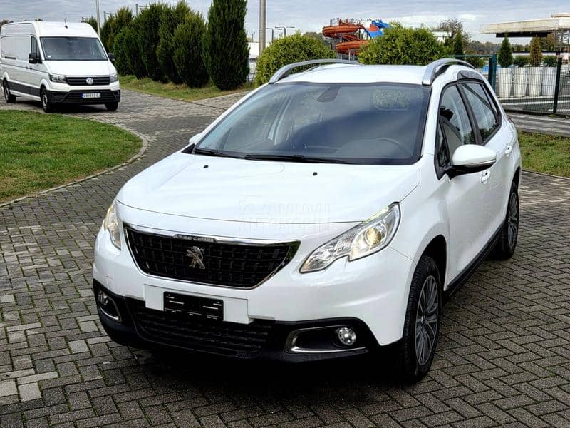Peugeot 2008 /1.2i Style iz CH/ Peugeot 2008 /1.2i Style iz CH/