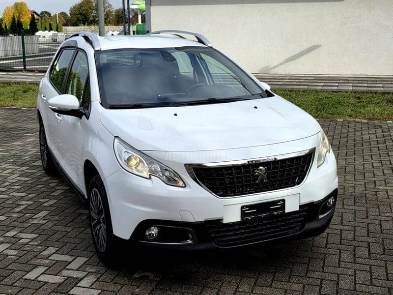 Peugeot 2008 /1.2i Style iz CH/ Peugeot 2008 /1.2i Style iz CH/