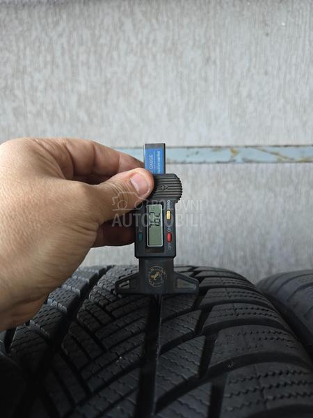 Bridgestone 235/50 R19 Zimska