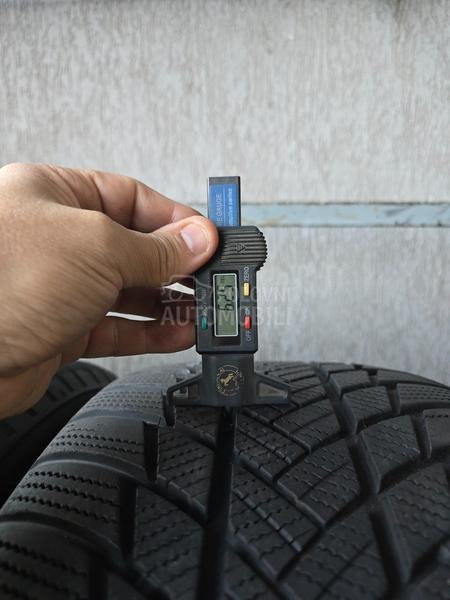 Bridgestone 235/50 R19 Zimska