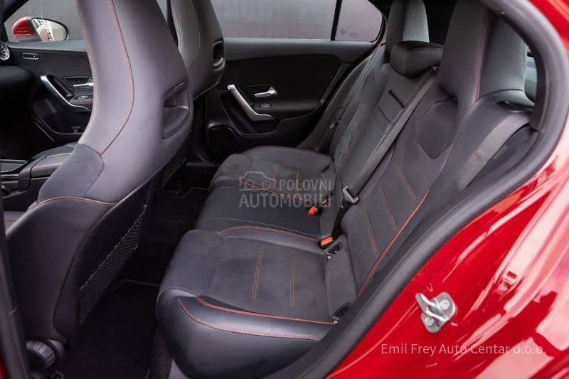 Mercedes Benz A 180  Mercedes Benz A 180