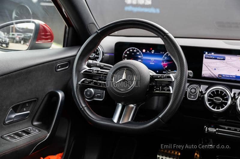 Mercedes Benz A 180  Mercedes Benz A 180