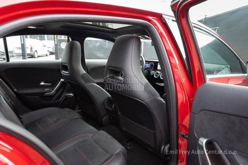 Mercedes Benz A 180  Mercedes Benz A 180