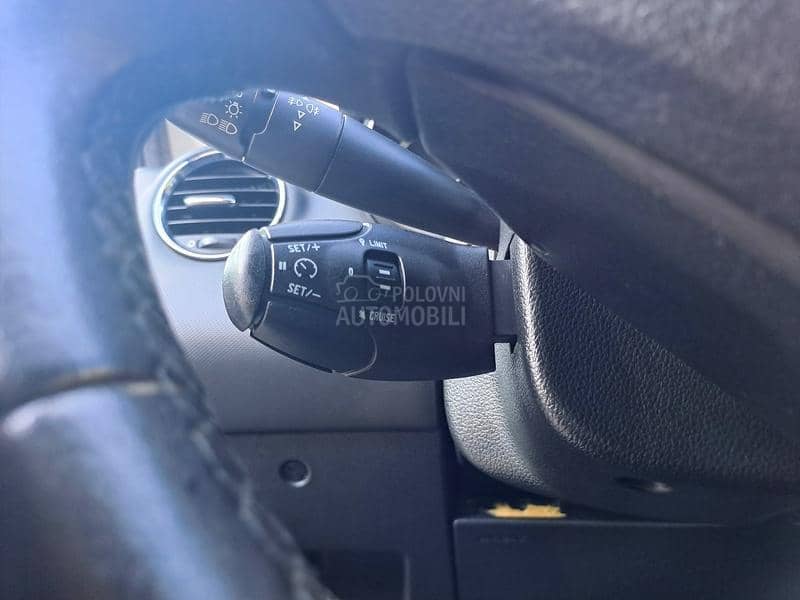 Peugeot 308 1.6 hdi  PREMIUM