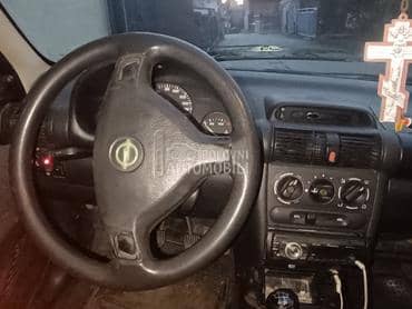 Opel Corsa B 