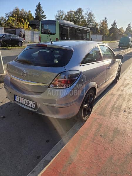 Opel Astra H GTC
