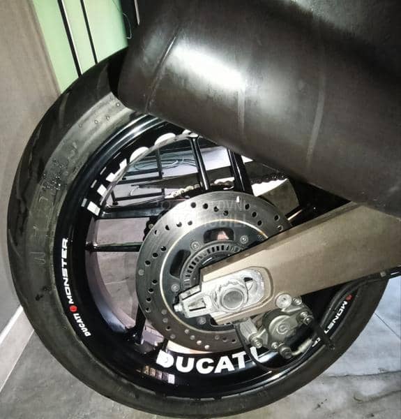 Ducati Monster 821