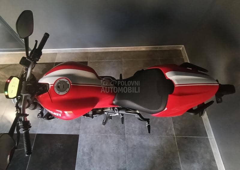Ducati Monster 821
