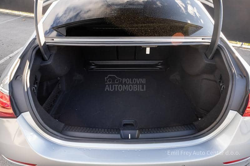 Mercedes Benz E 200 4MATIC