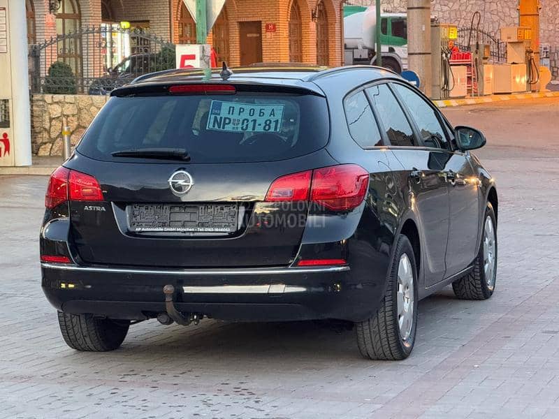 Opel Astra J 