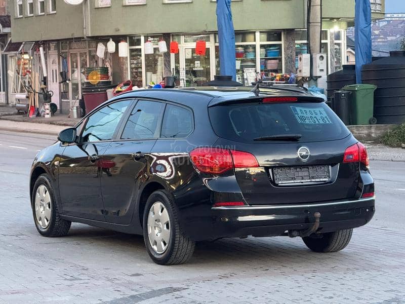 Opel Astra J 