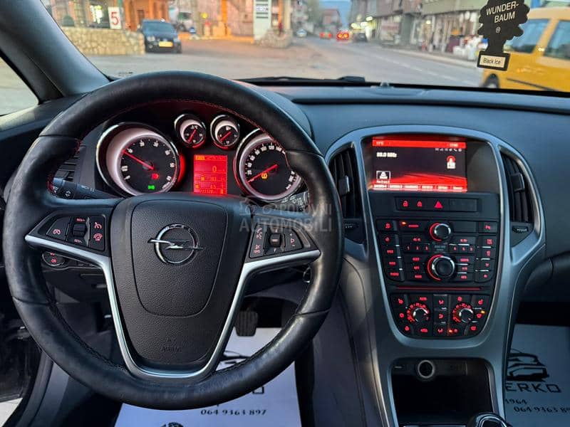 Opel Astra J 