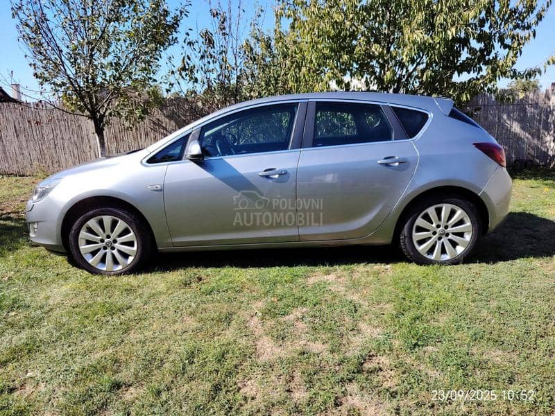 Opel Astra J cosmo, TNG