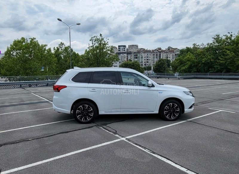 Mitsubishi Outlander PHEV