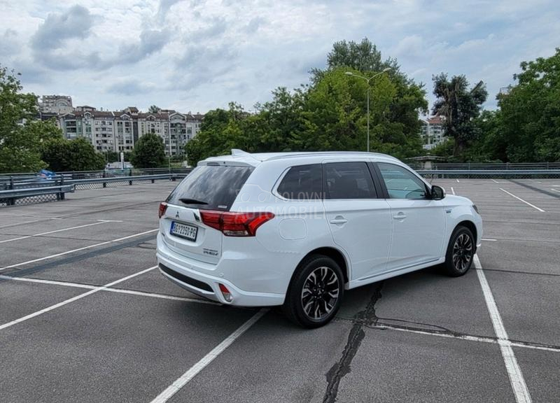 Mitsubishi Outlander PHEV