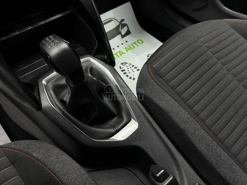 Peugeot 208 1.2B/fabričko stanje