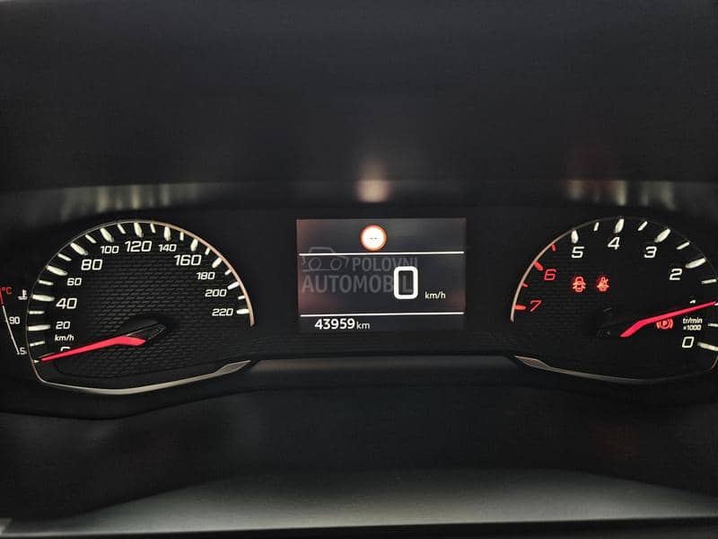 Peugeot 208 1.2B/fabričko stanje