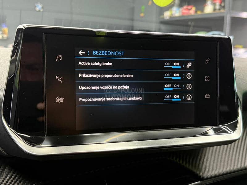 Peugeot 208 1.2B/fabričko stanje